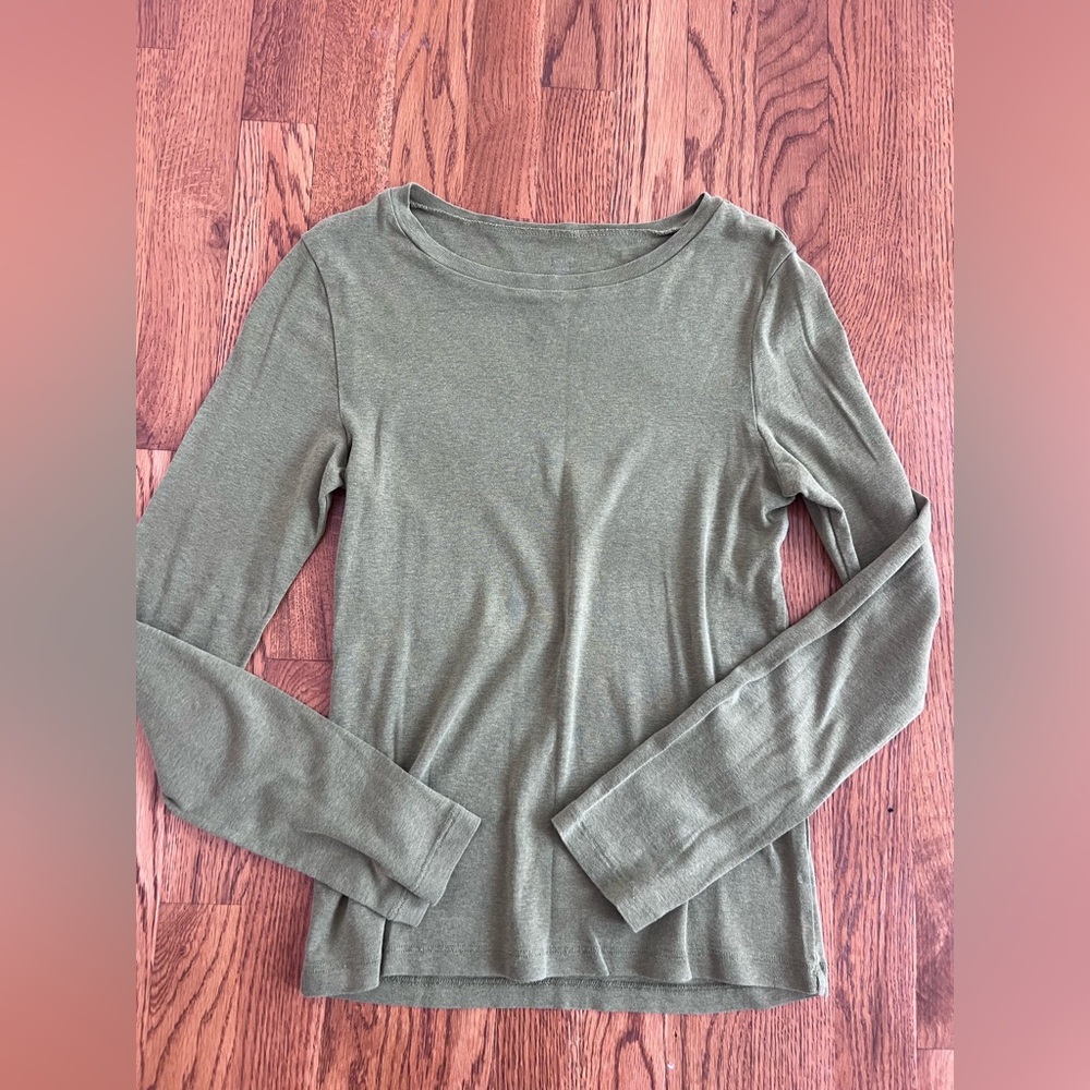 J Crew Green 100% Cotton Long sleeve tee